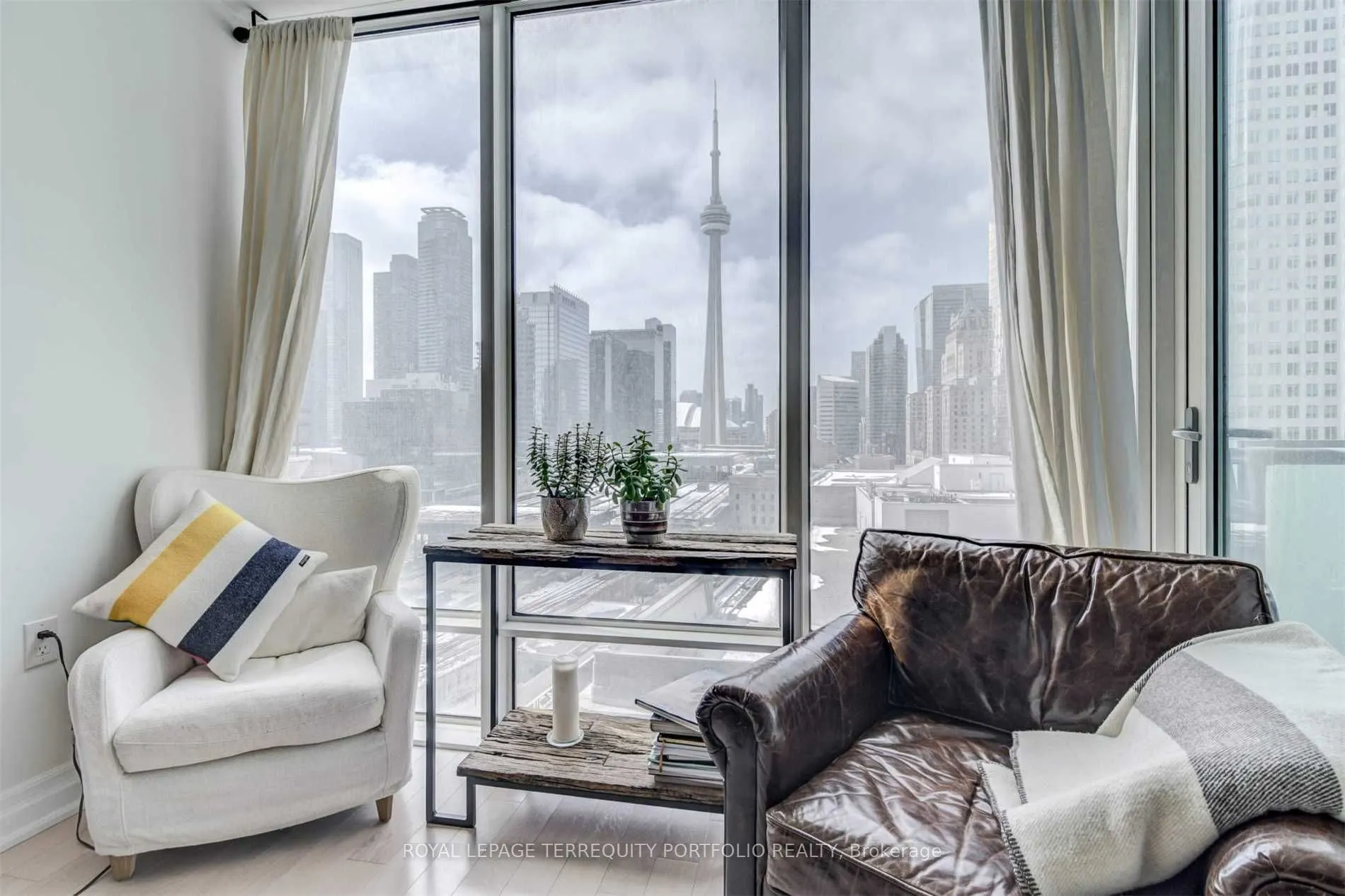 8 The Esplanade Avenue, #1204