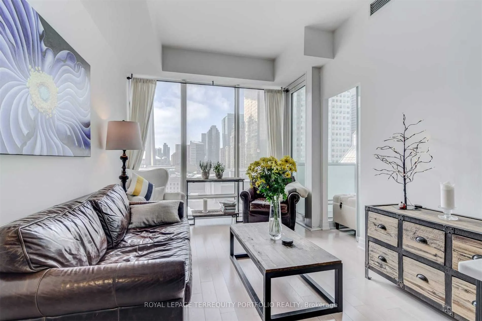 8 The Esplanade Avenue, #1204