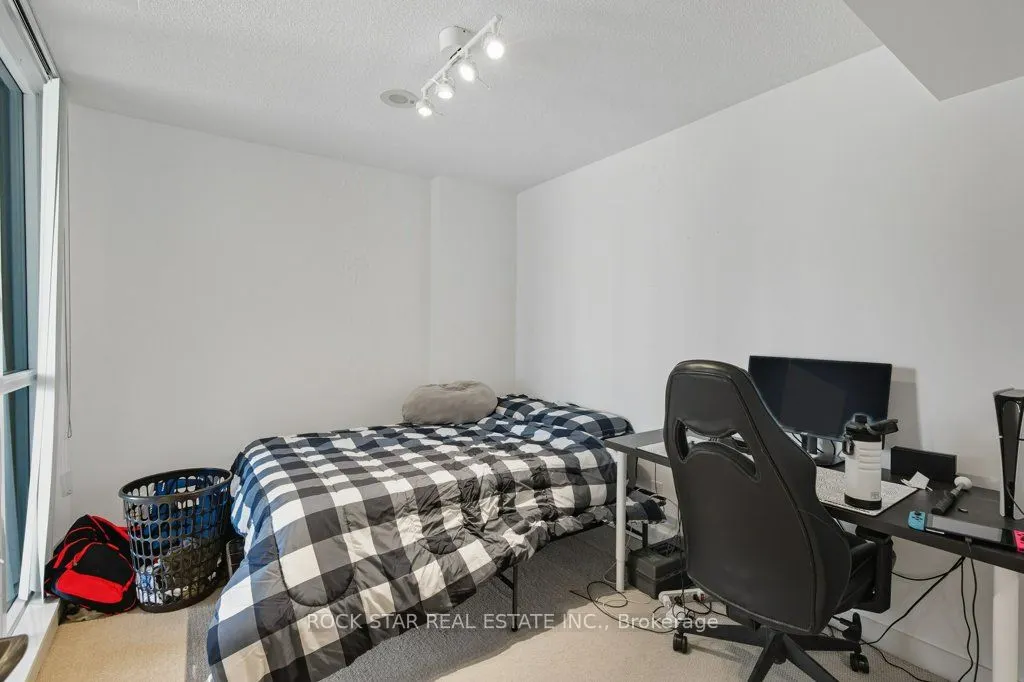 320 Richmond Street E, #LPH13