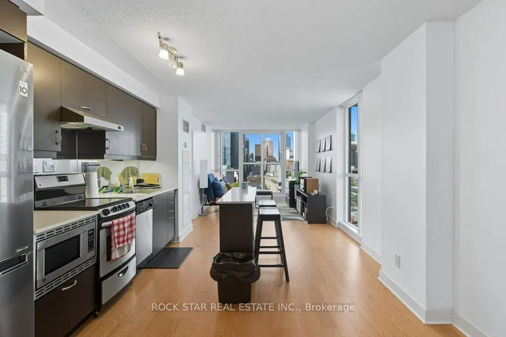 320 Richmond Street E, #LPH13