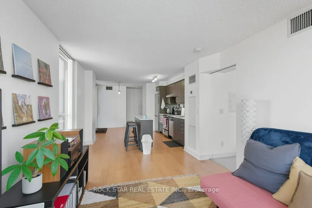 320 Richmond Street E, #LPH13