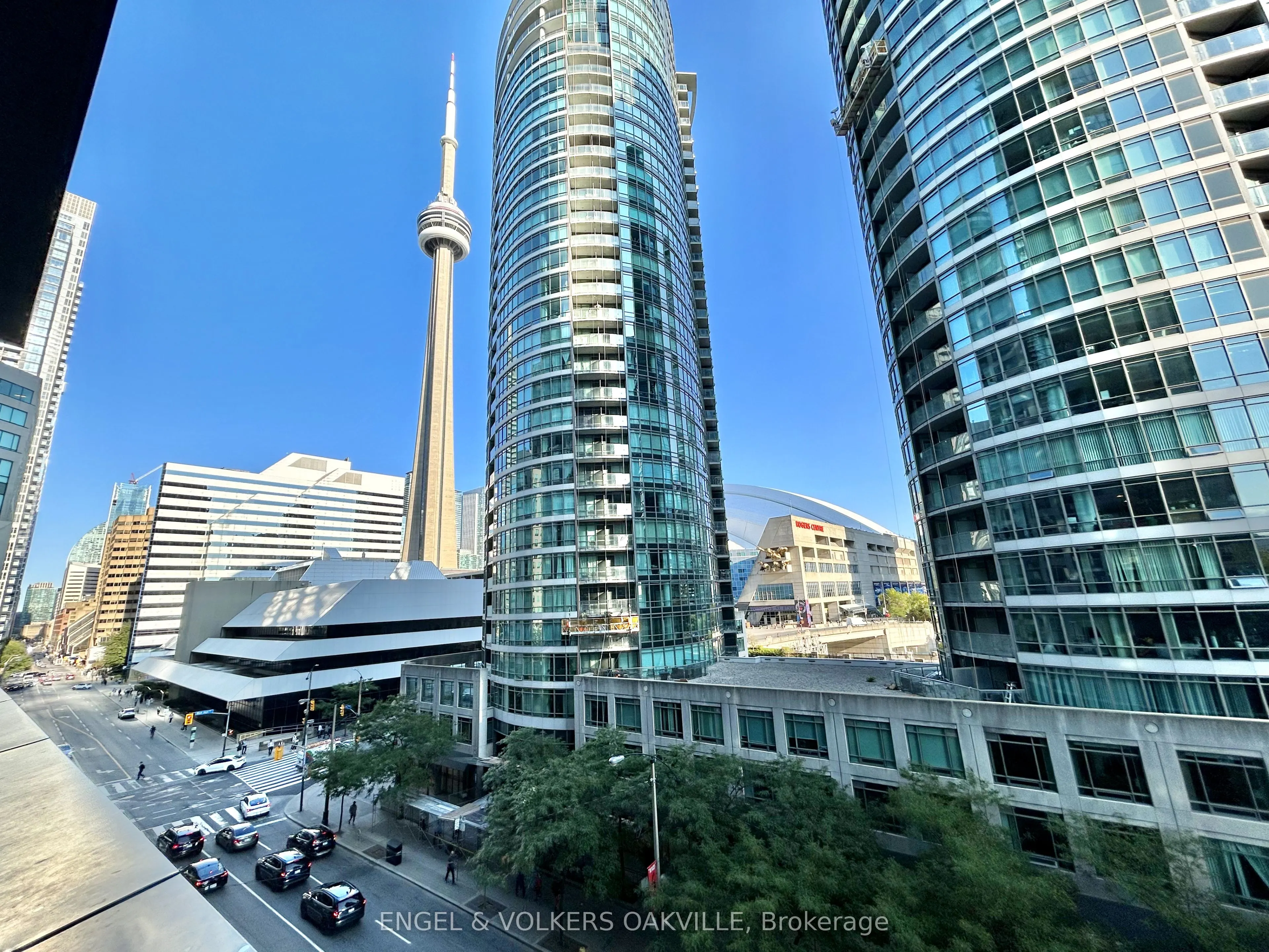 352 Front Street W, #405