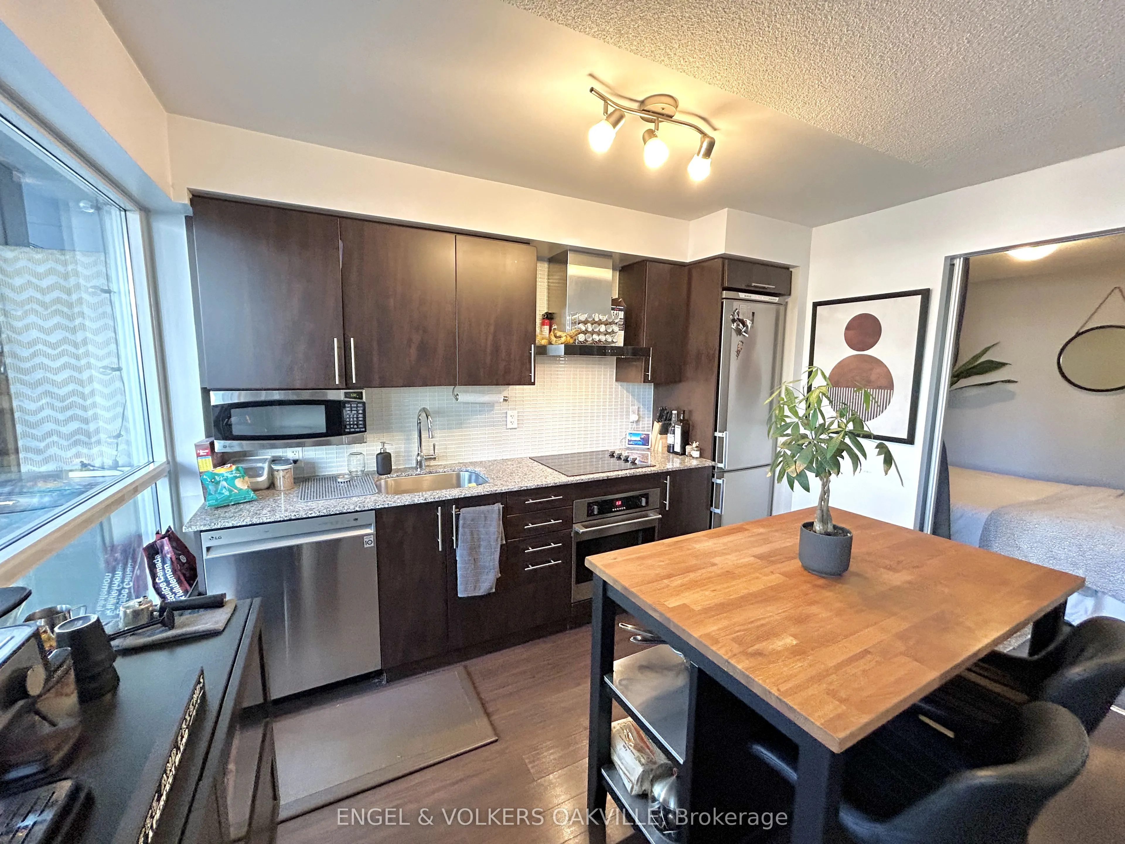 352 Front Street W, #405