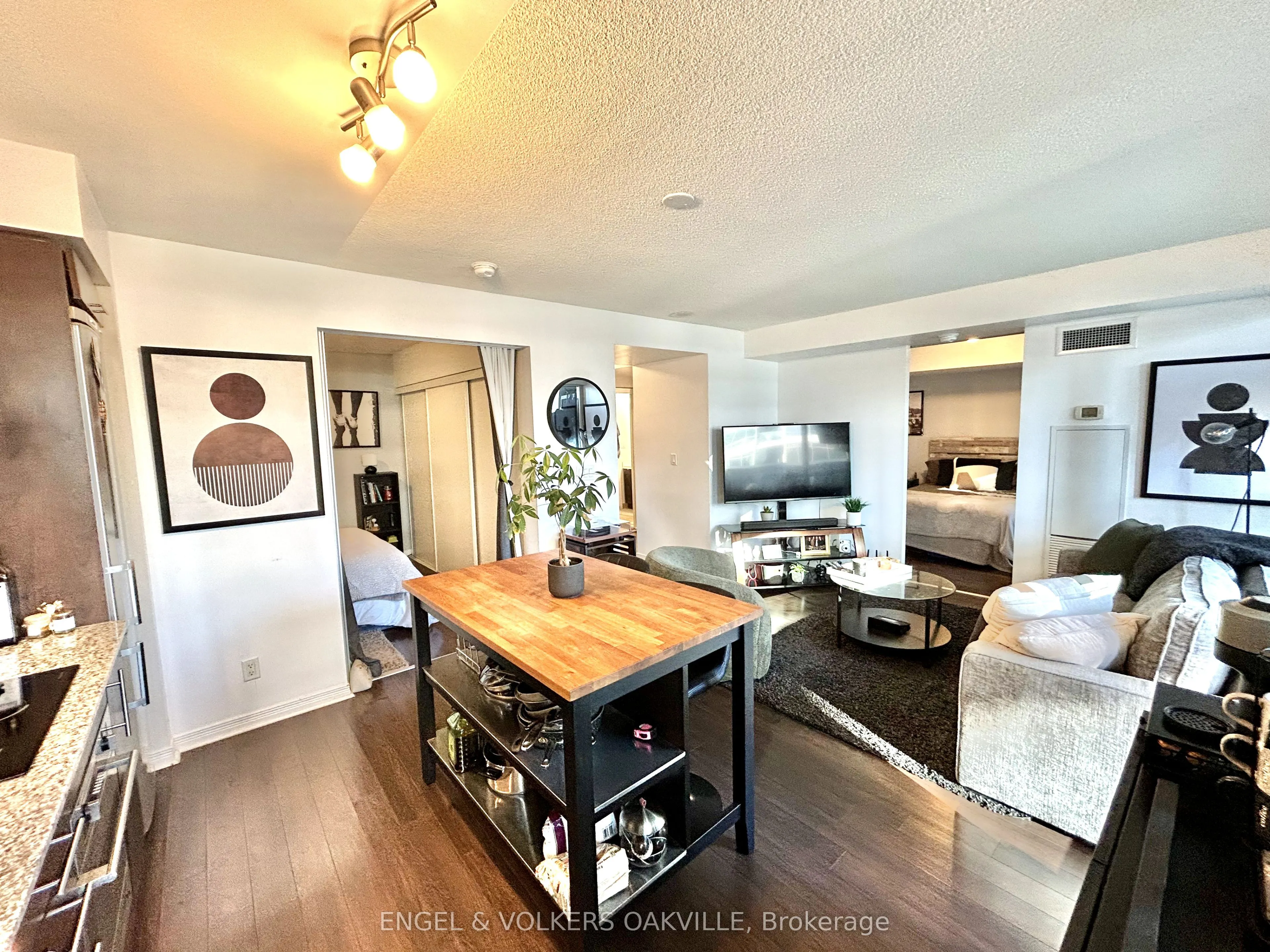352 Front Street W, #405