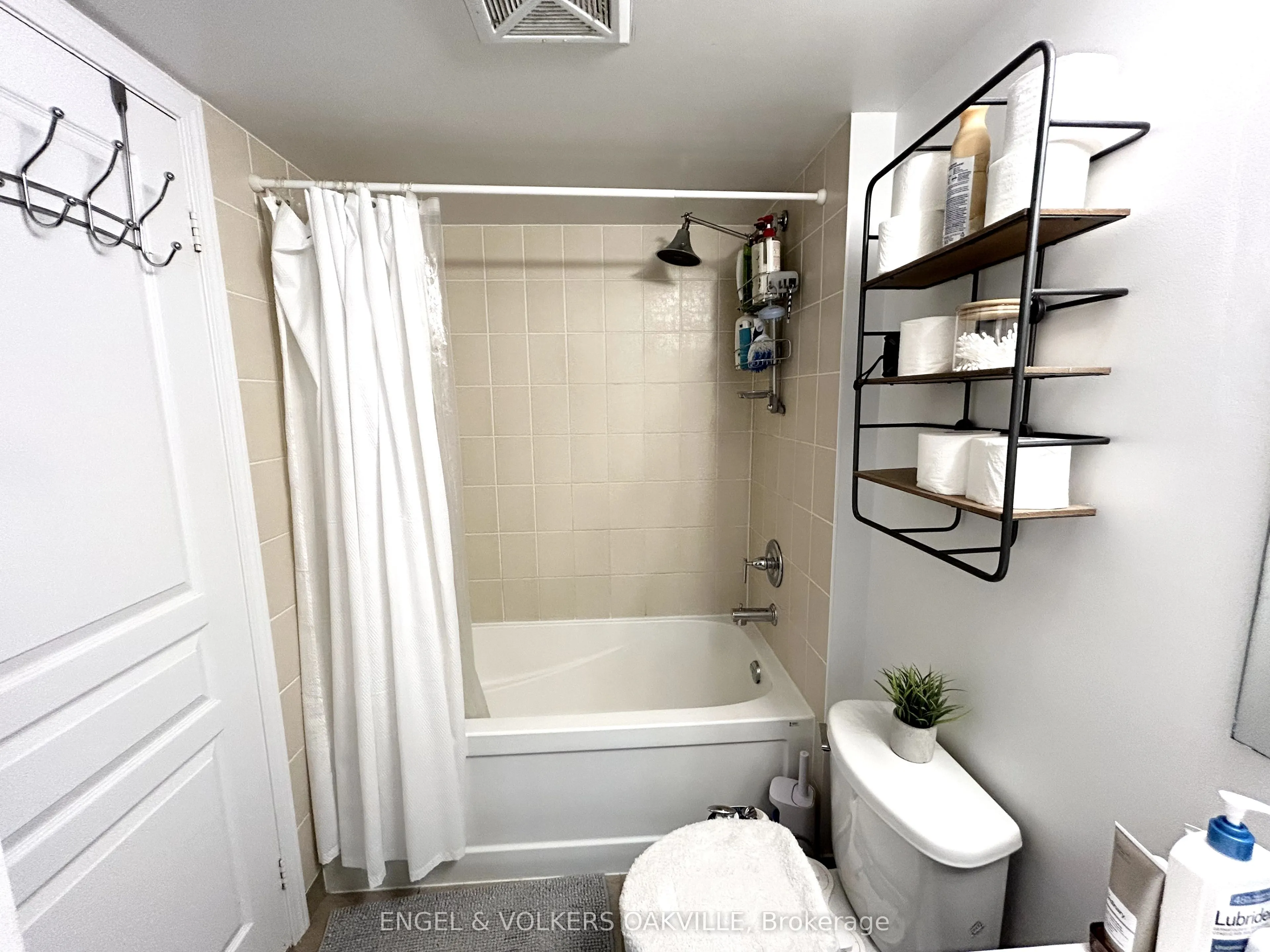 352 Front Street W, #405