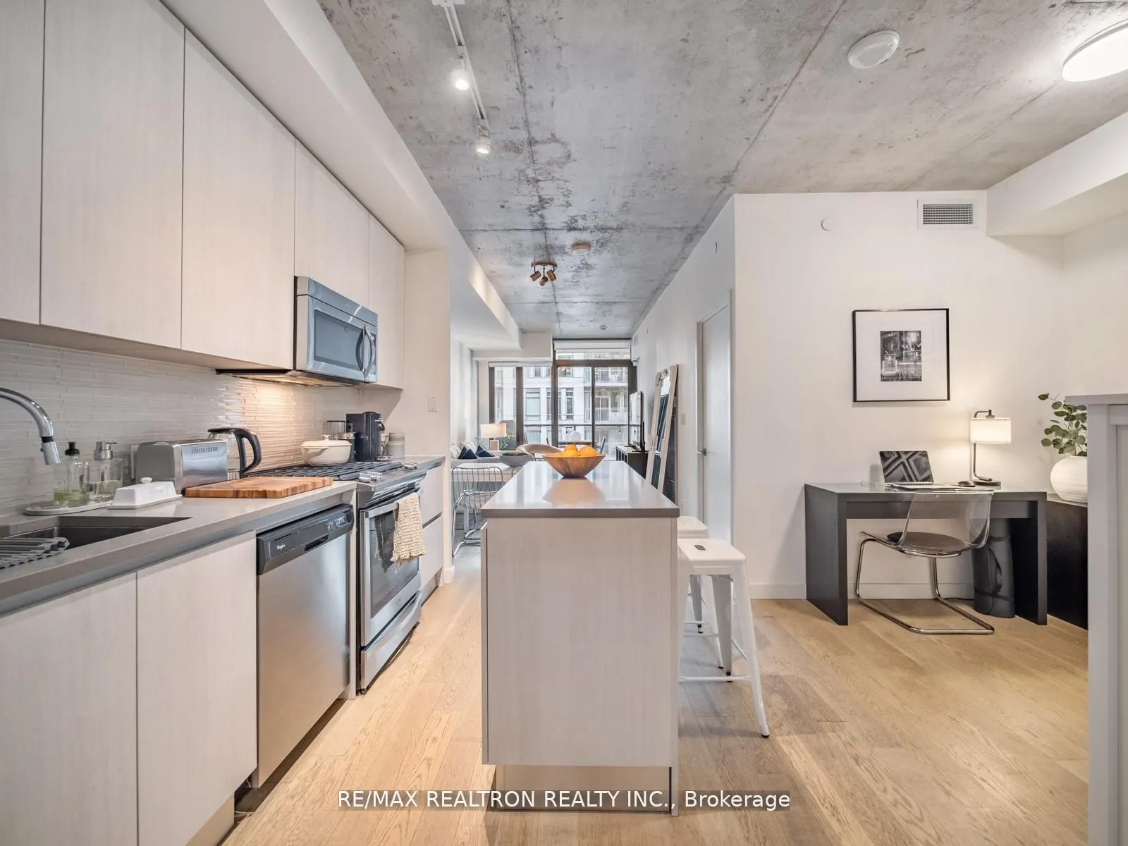 111 Bathurst Street, #1217