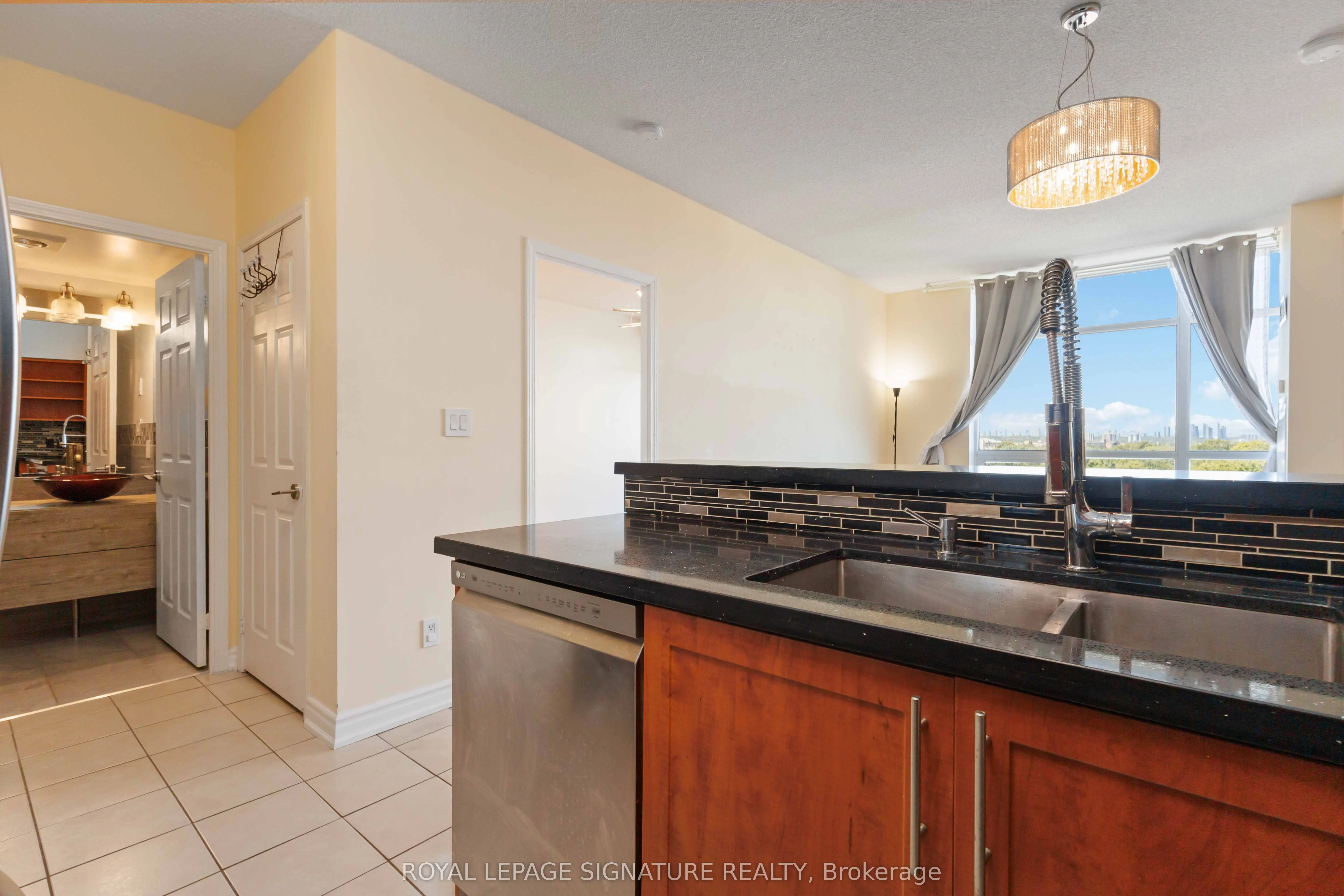 120 Dallimore Circle, #PH904