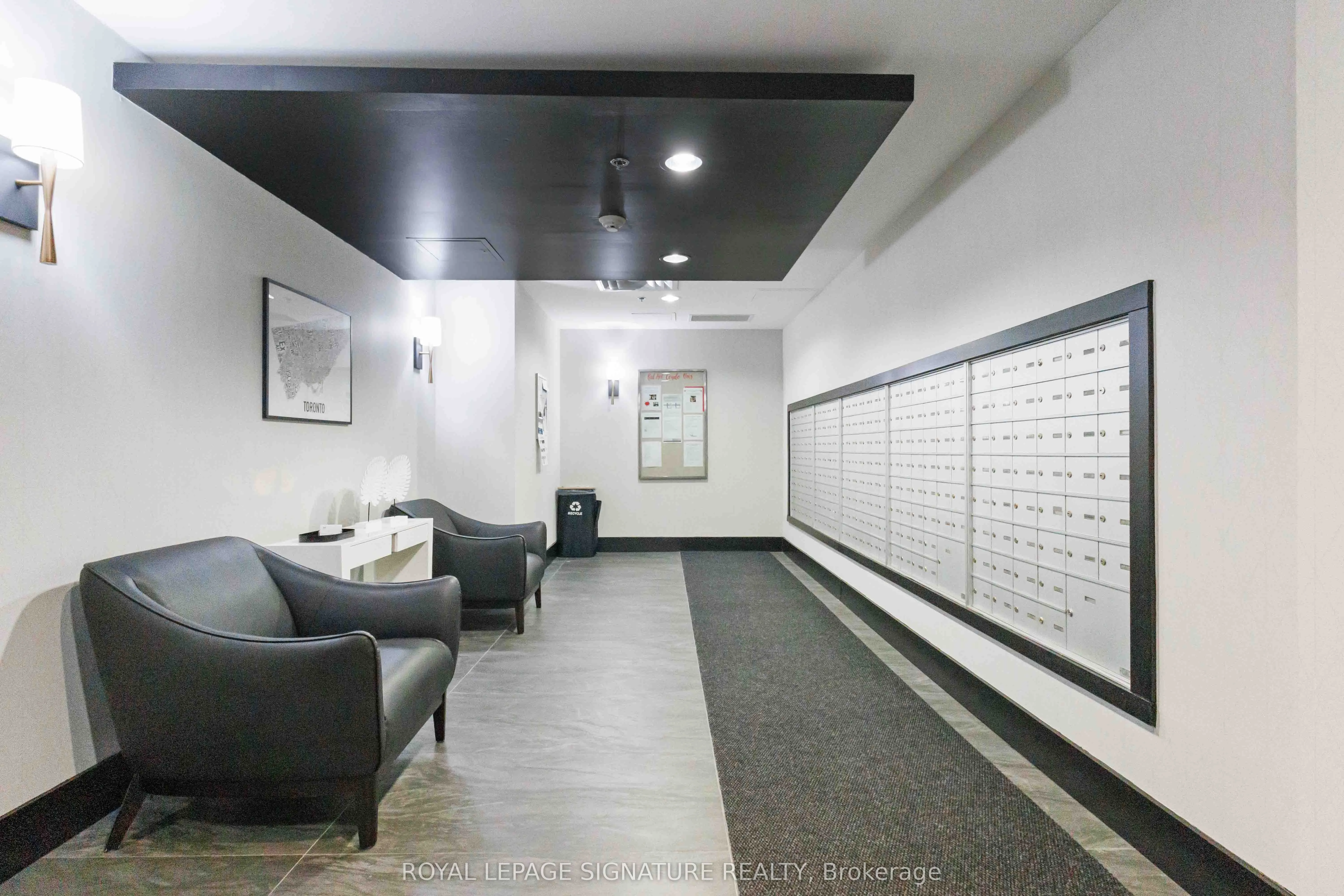 120 Dallimore Circle, #PH904