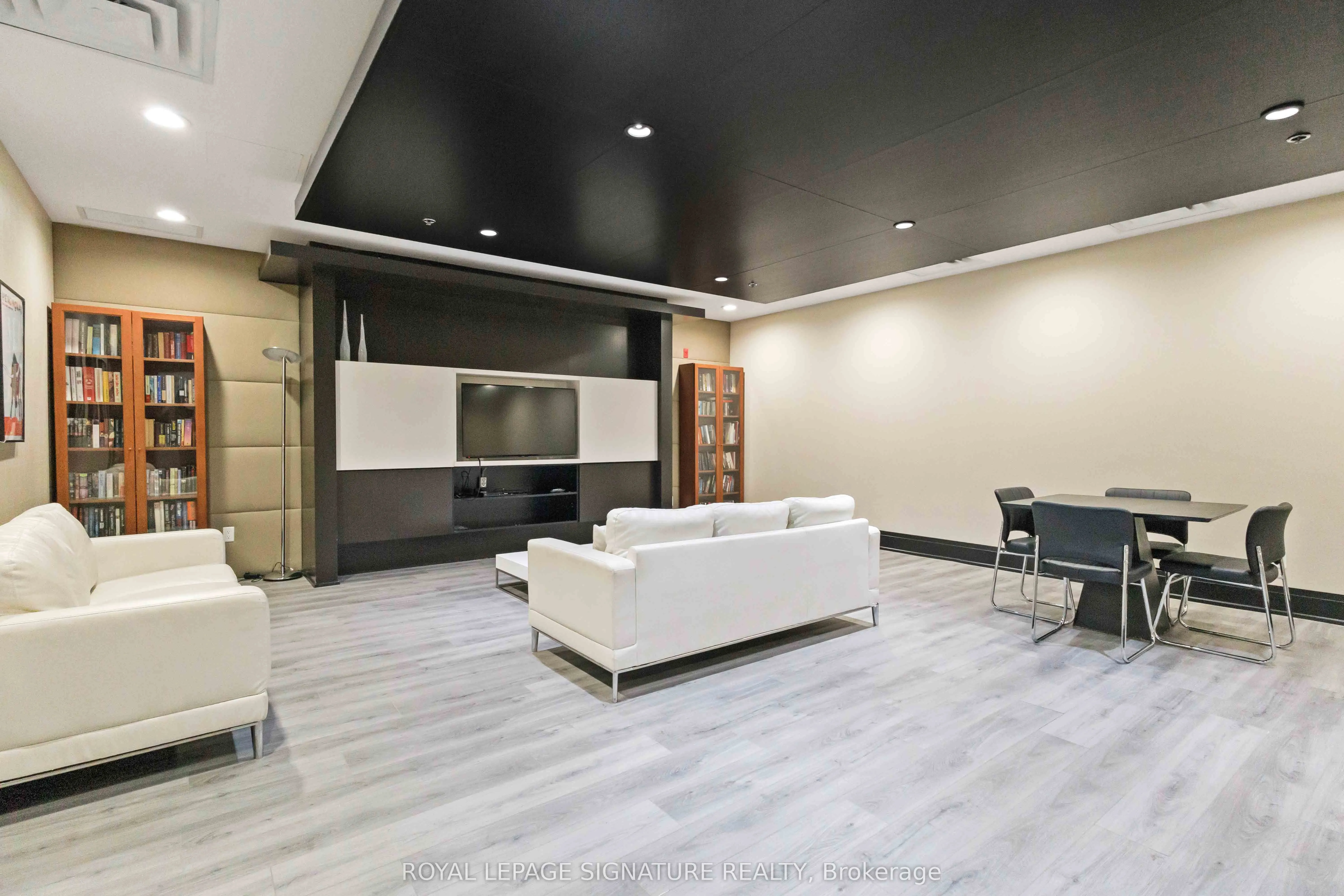 120 Dallimore Circle, #PH904