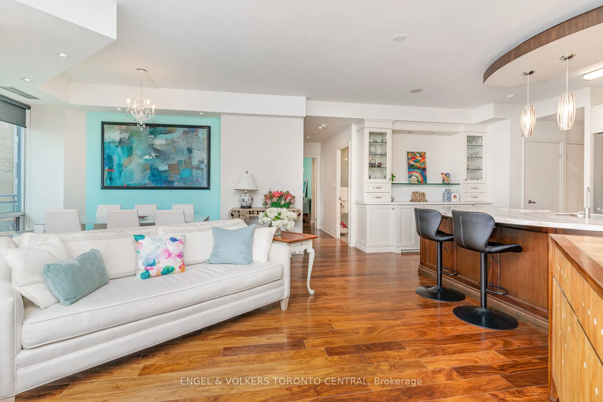 300 Bloor Street E, #2107