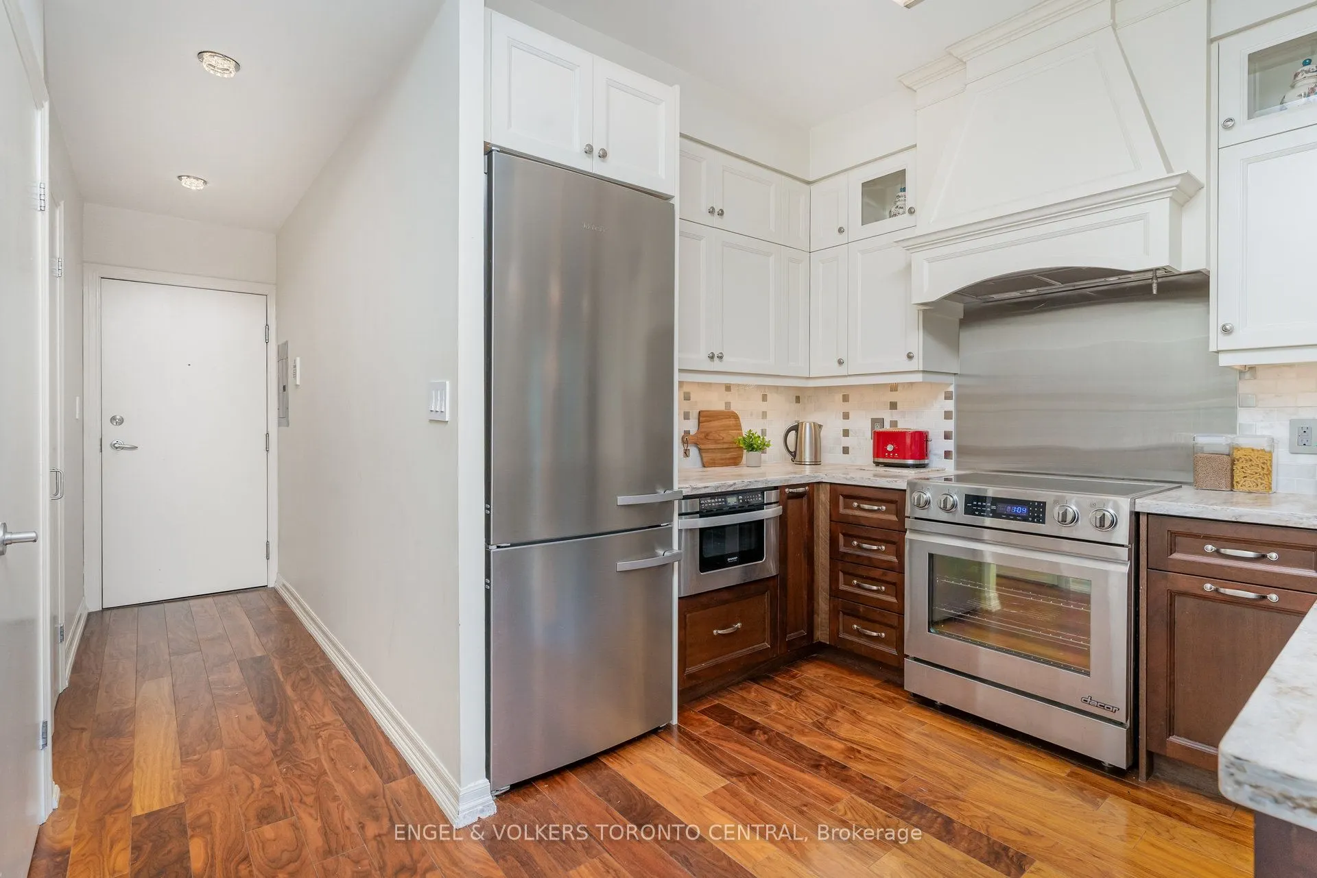 300 Bloor Street E, #2107