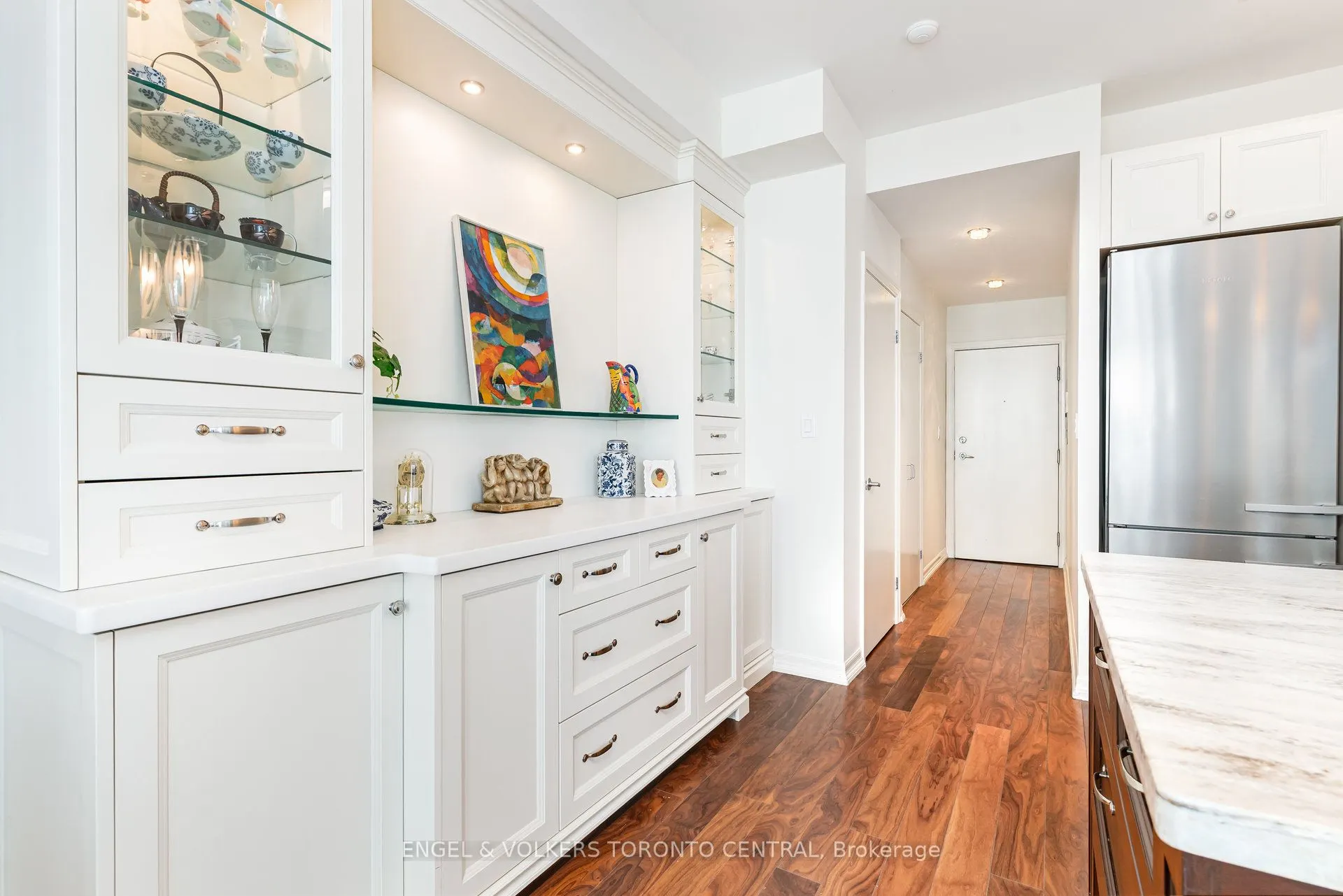 300 Bloor Street E, #2107