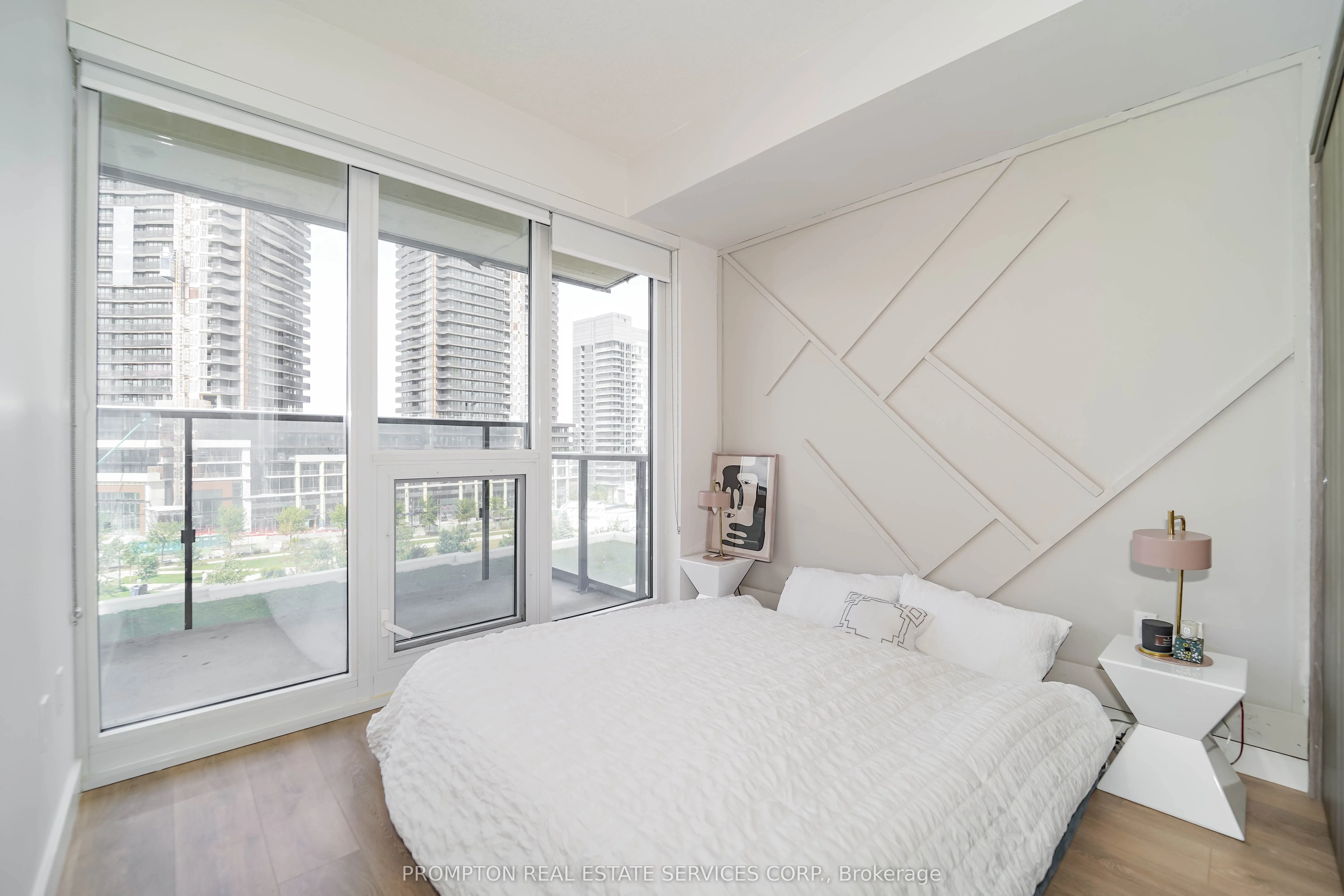 85 McMahon Drive, #711