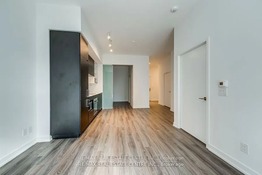 20 Edward Street, #406