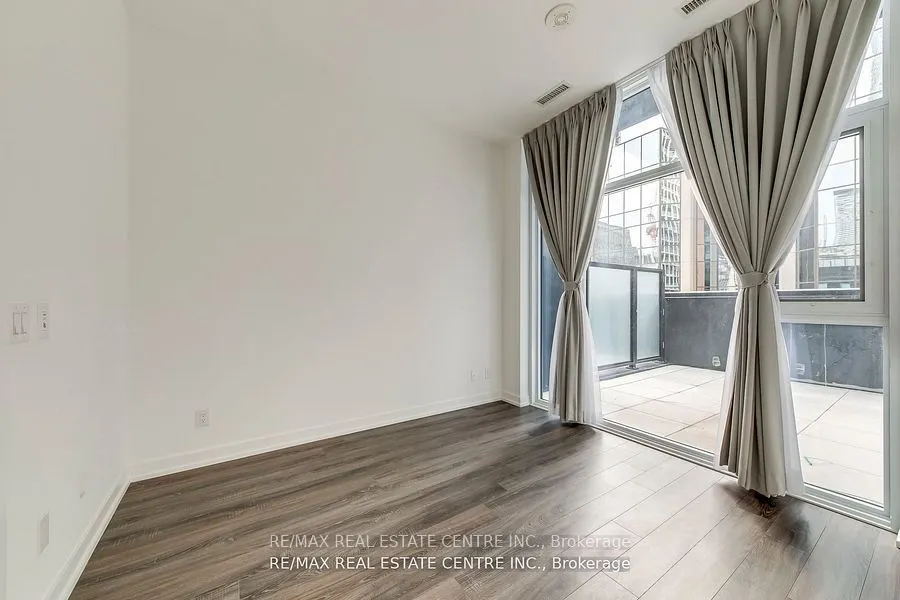 20 Edward Street, #406