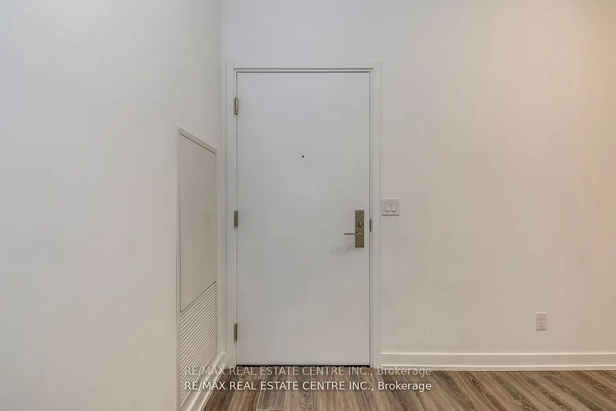 20 Edward Street, #406