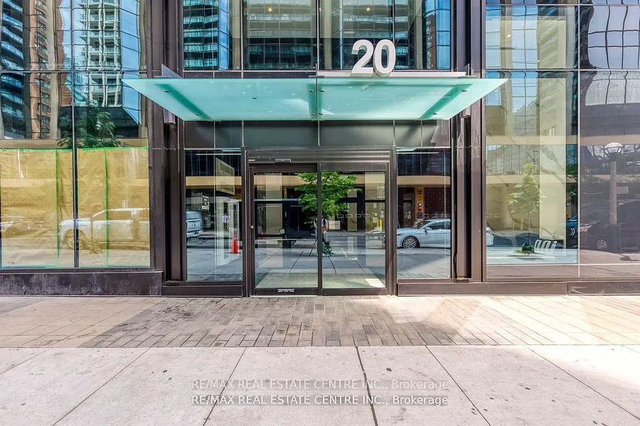 20 Edward Street, #406