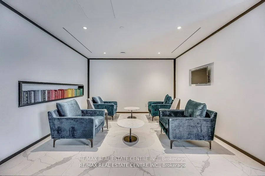 20 Edward Street, #406