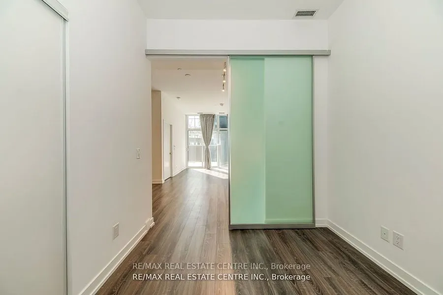 20 Edward Street, #406