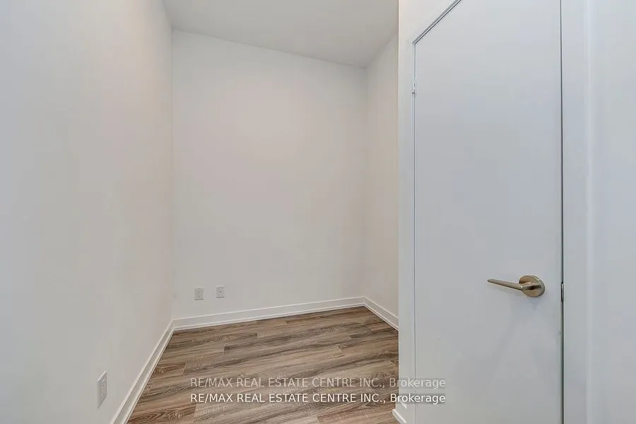 20 Edward Street, #406