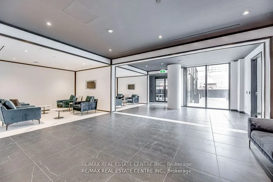20 Edward Street, #406