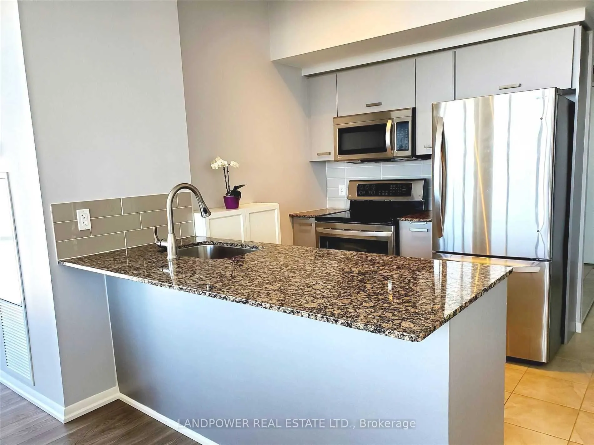 832 Bay Street, #3003