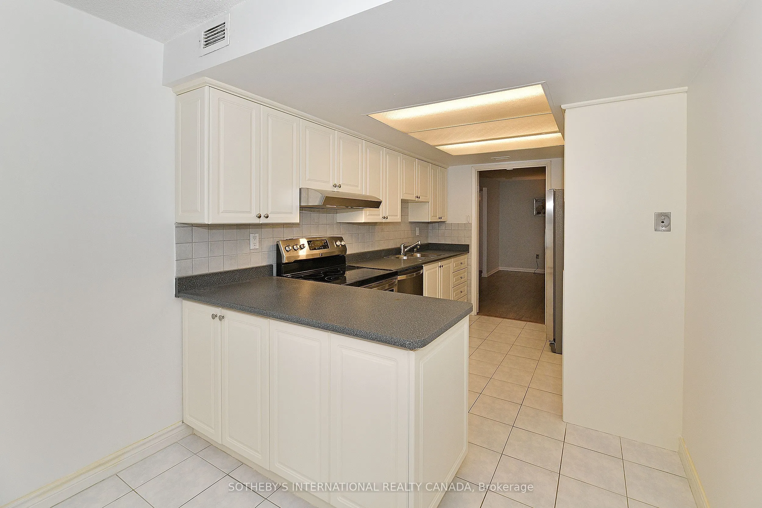 360 Bloor Street E, #607