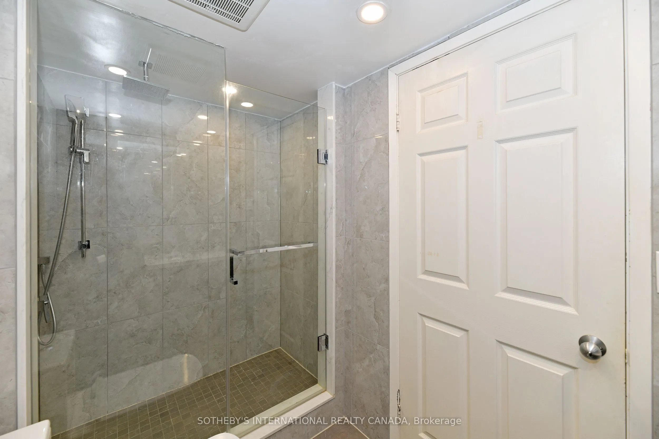 360 Bloor Street E, #607