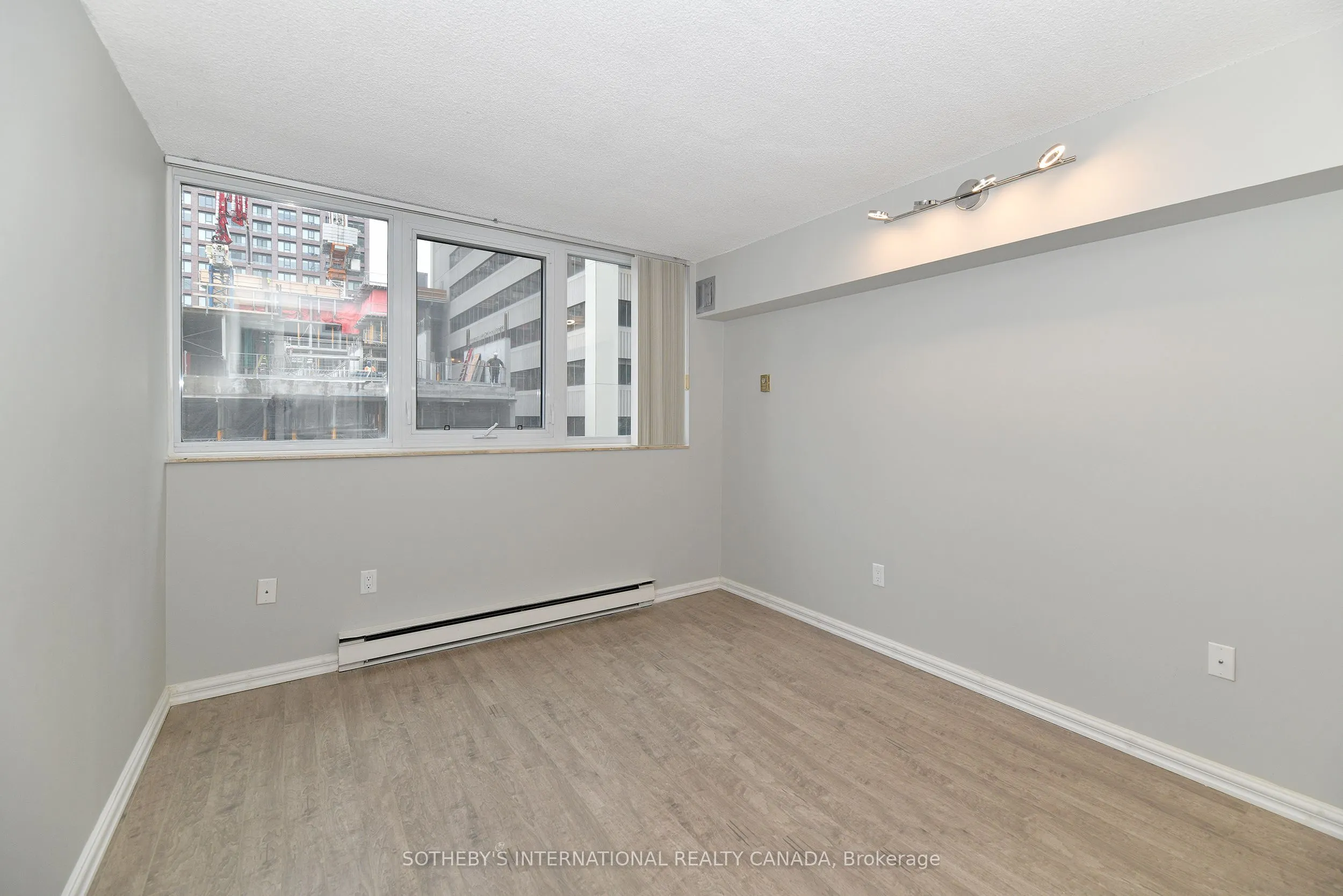 360 Bloor Street E, #607