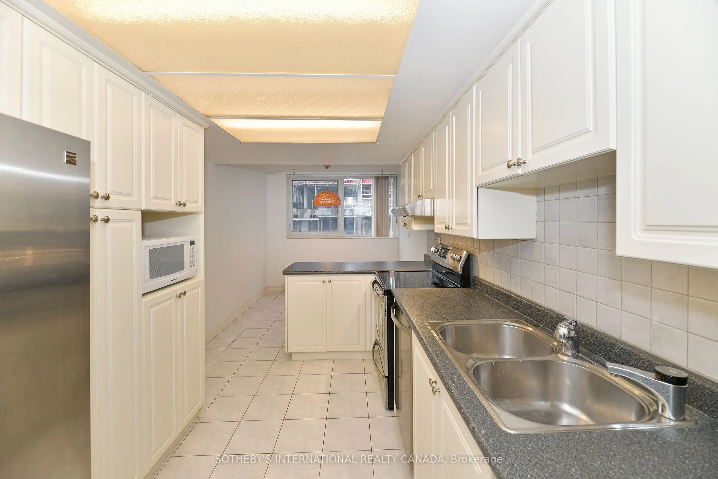 360 Bloor Street E, #607