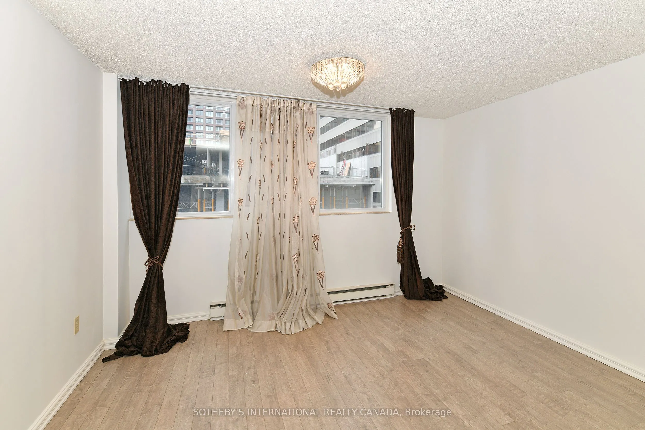 360 Bloor Street E, #607