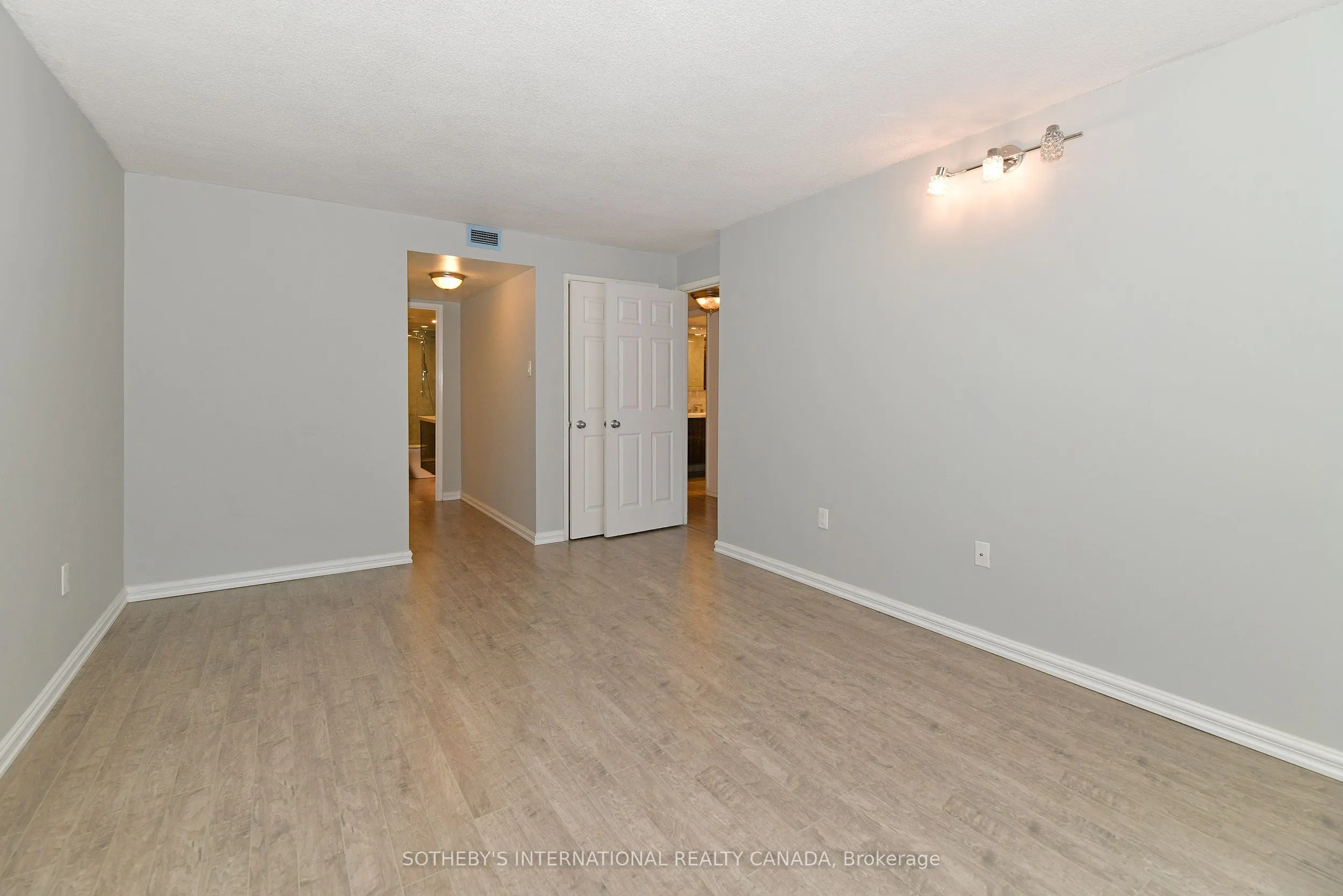 360 Bloor Street E, #607