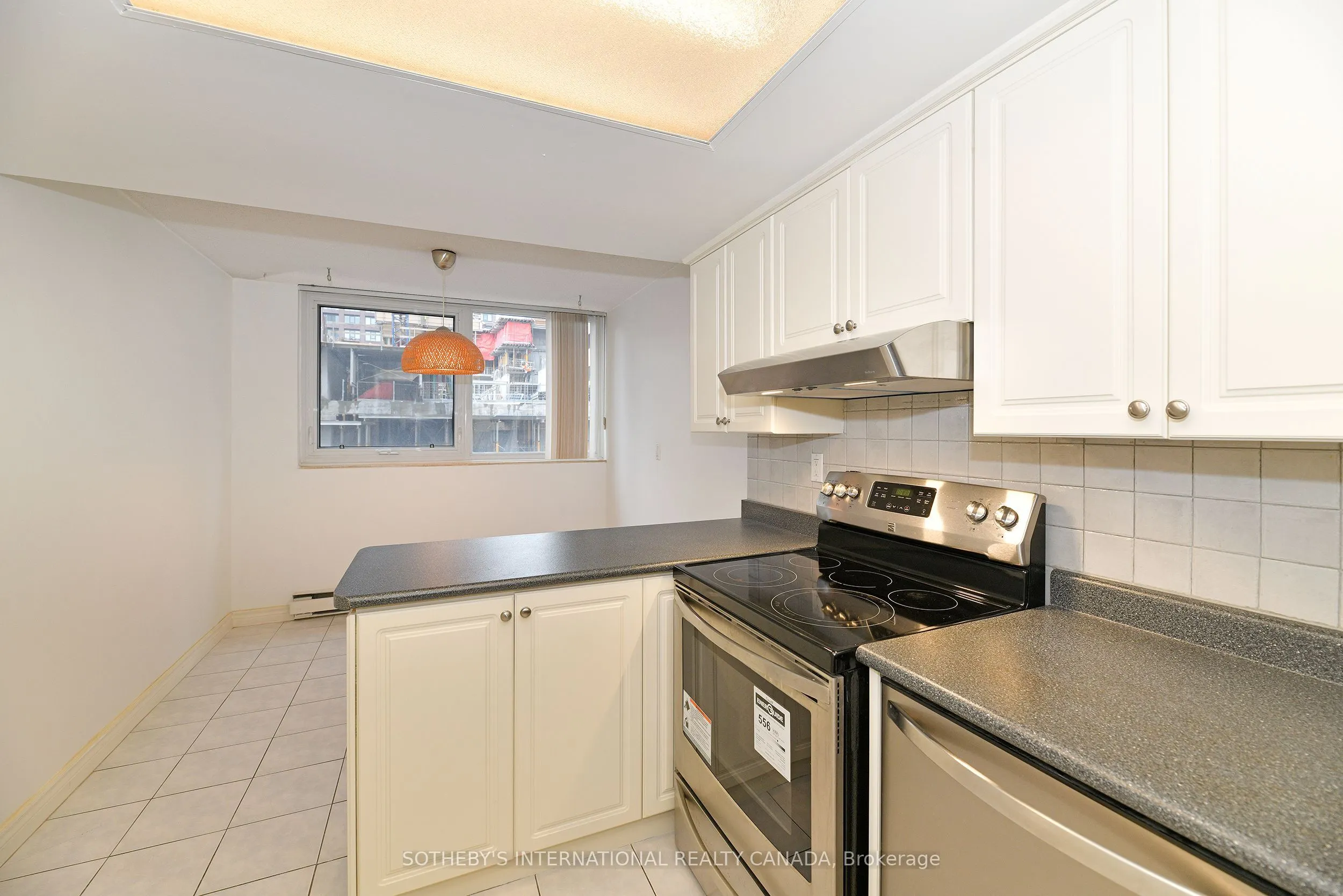 360 Bloor Street E, #607
