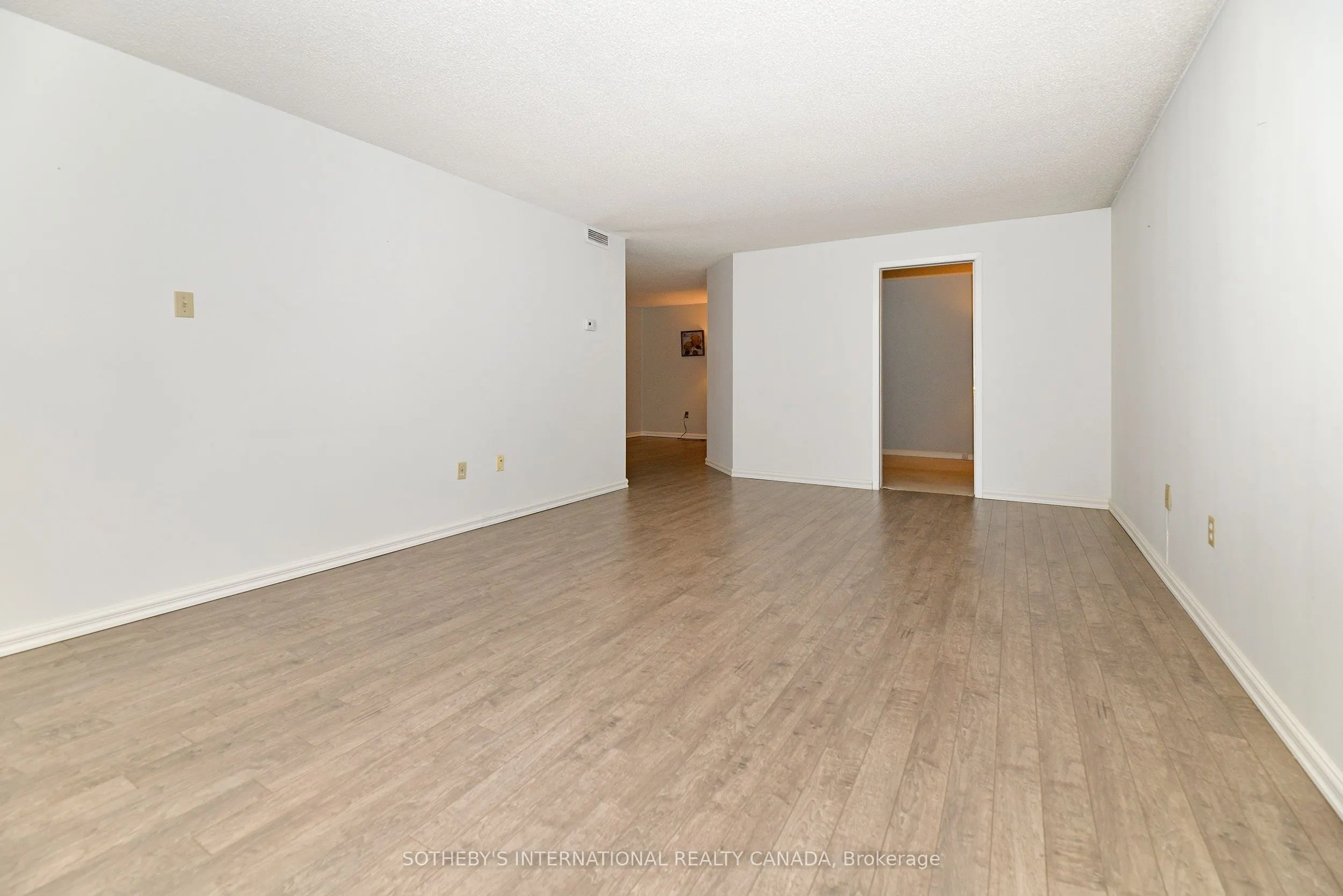 360 Bloor Street E, #607