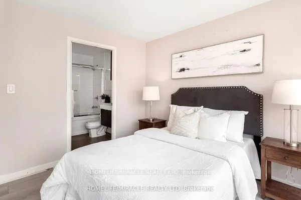 25 Telegram Mews, #3002