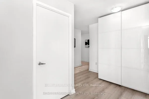 25 Telegram Mews, #3002