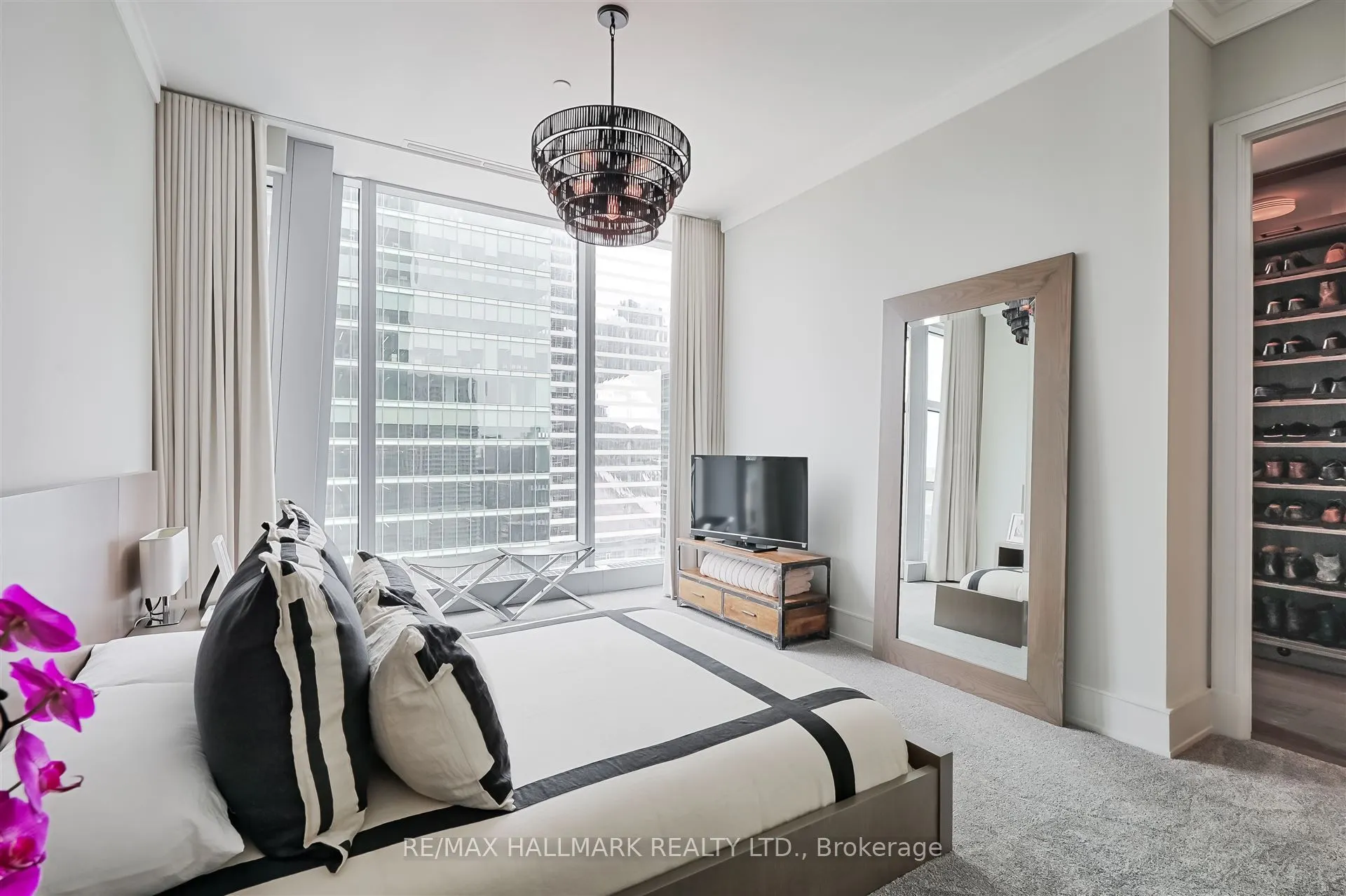 183 Wellington Street W, #3303