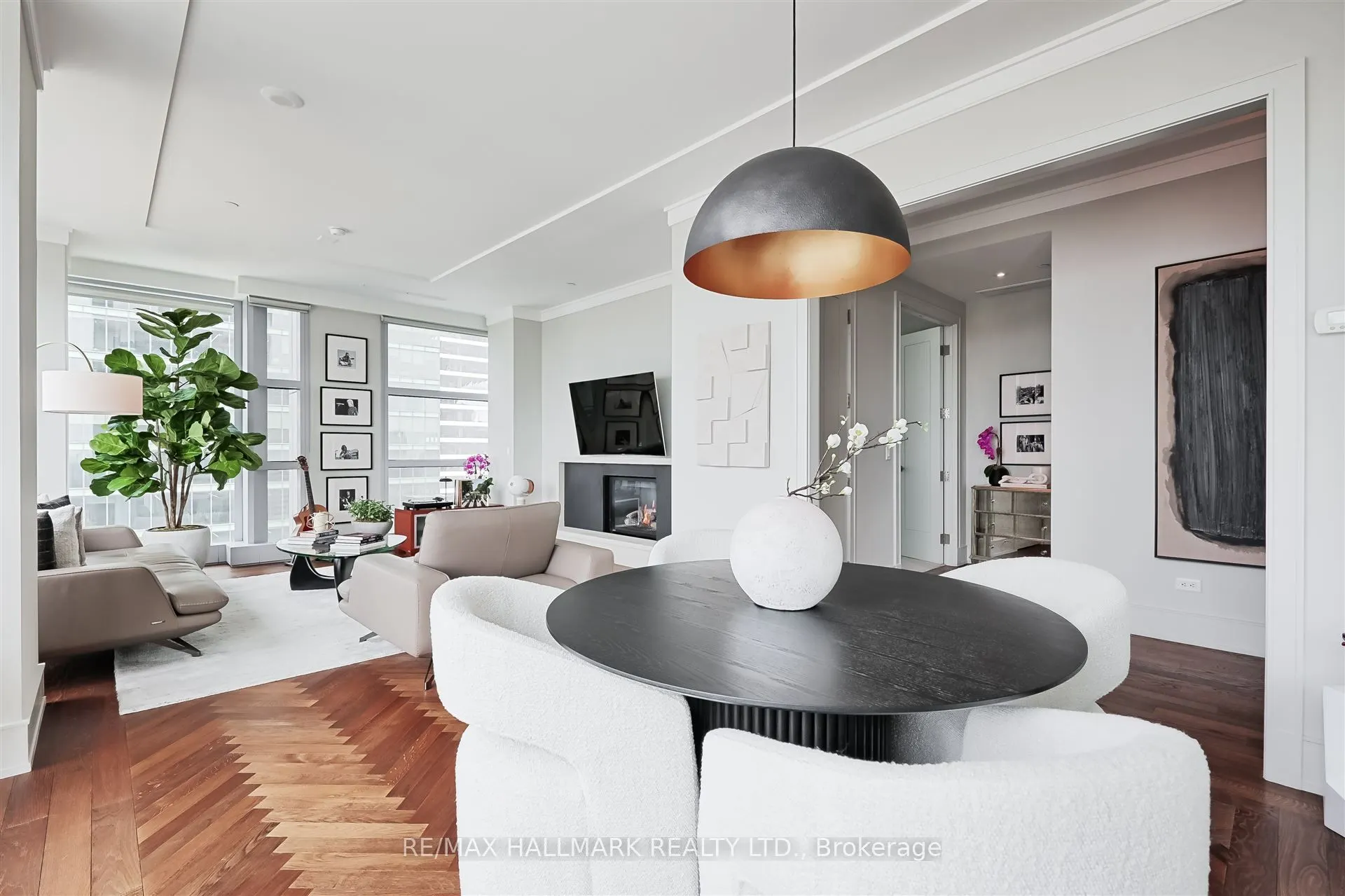 183 Wellington Street W, #3303