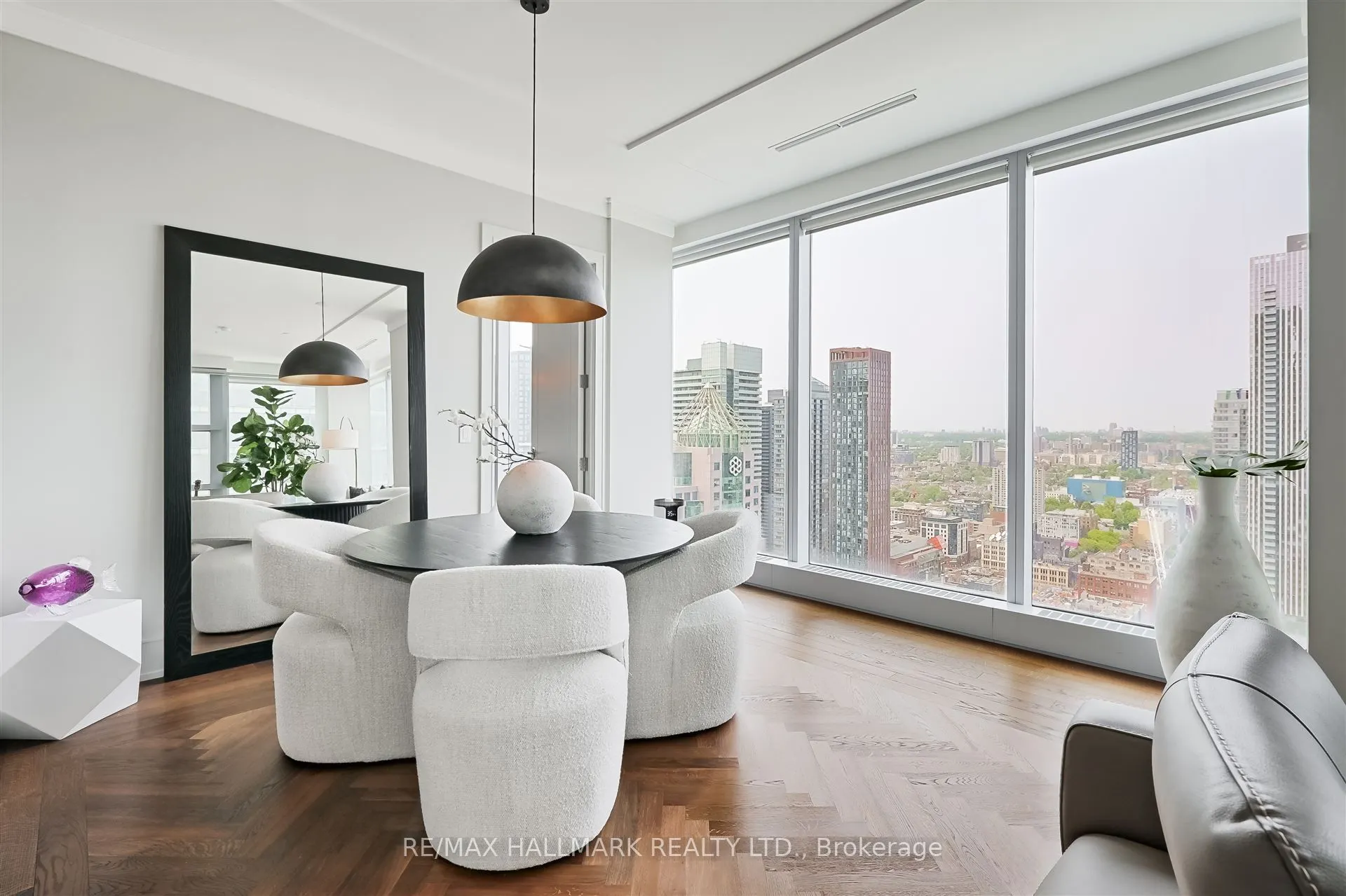 183 Wellington Street W, #3303