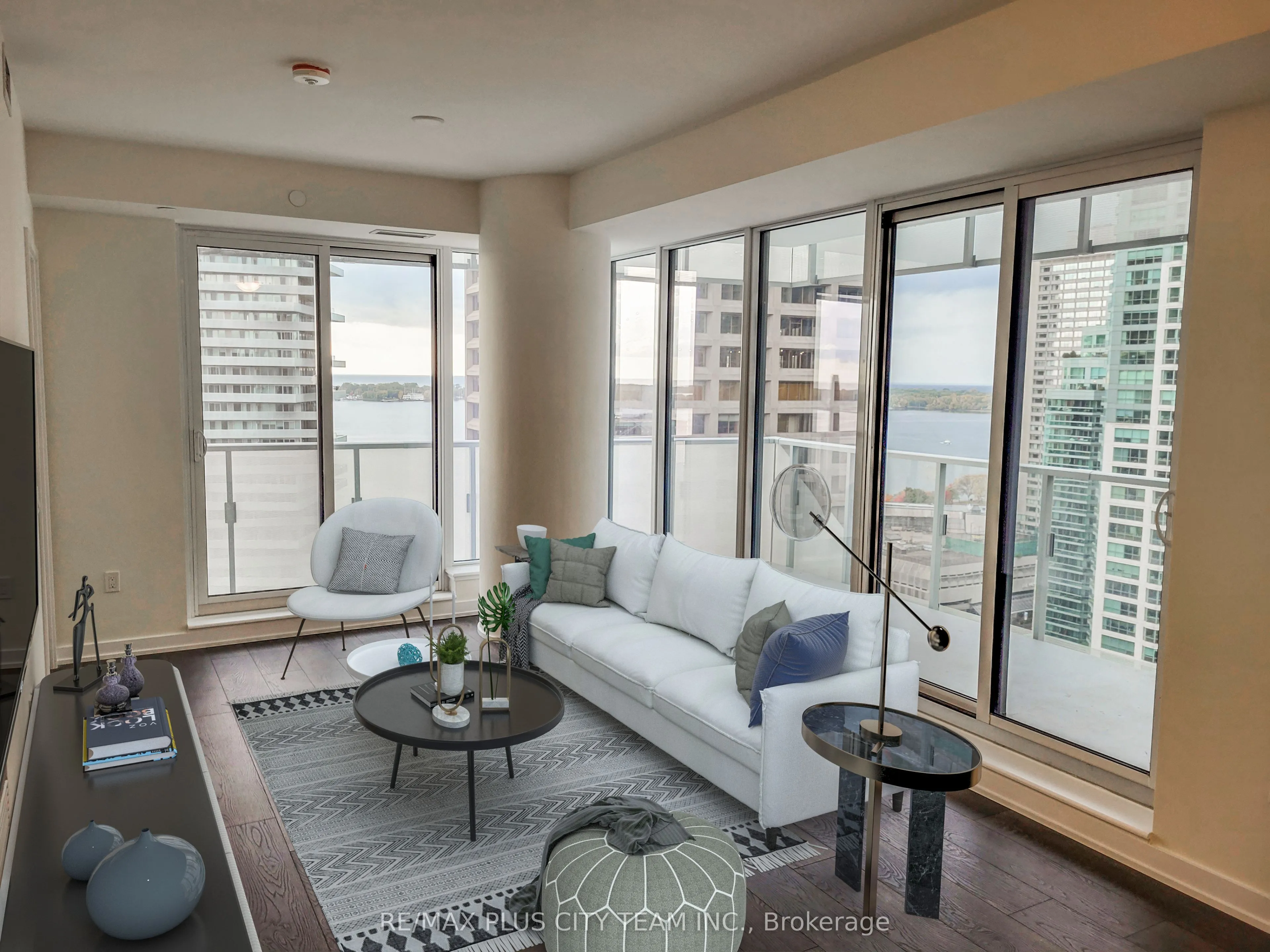 28 Freeland Street, #1902