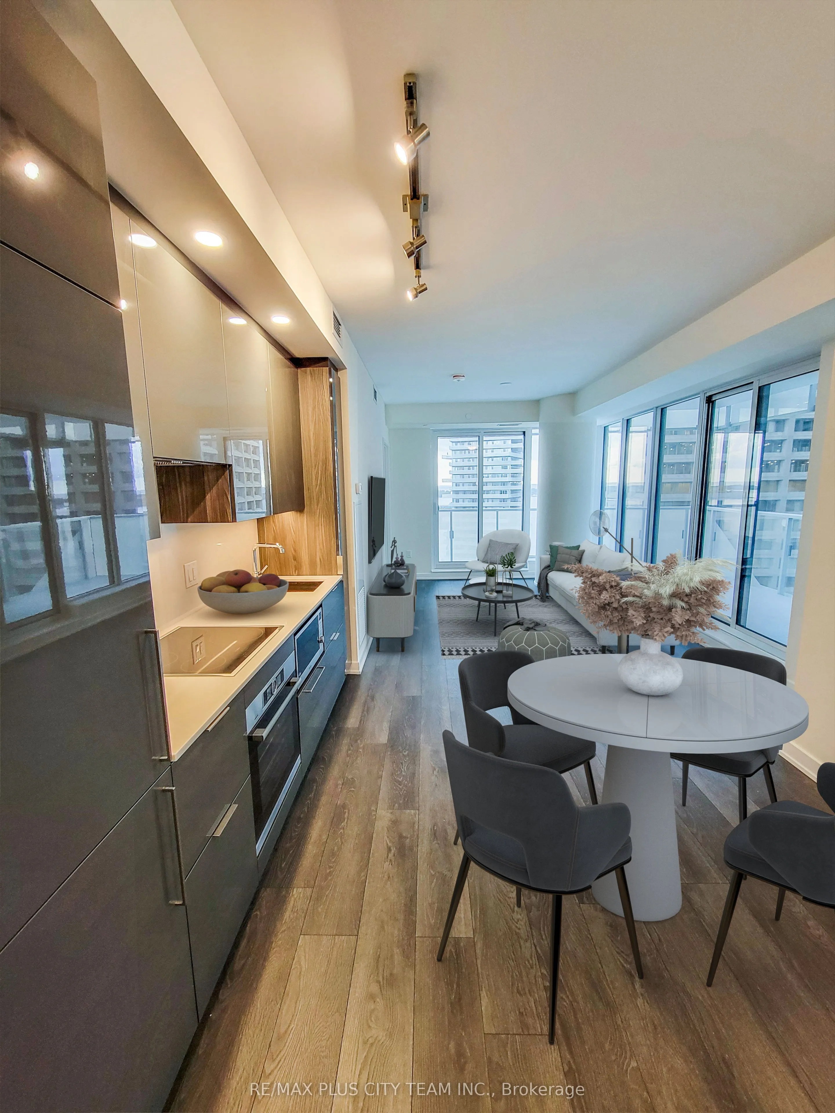 28 Freeland Street, #1902