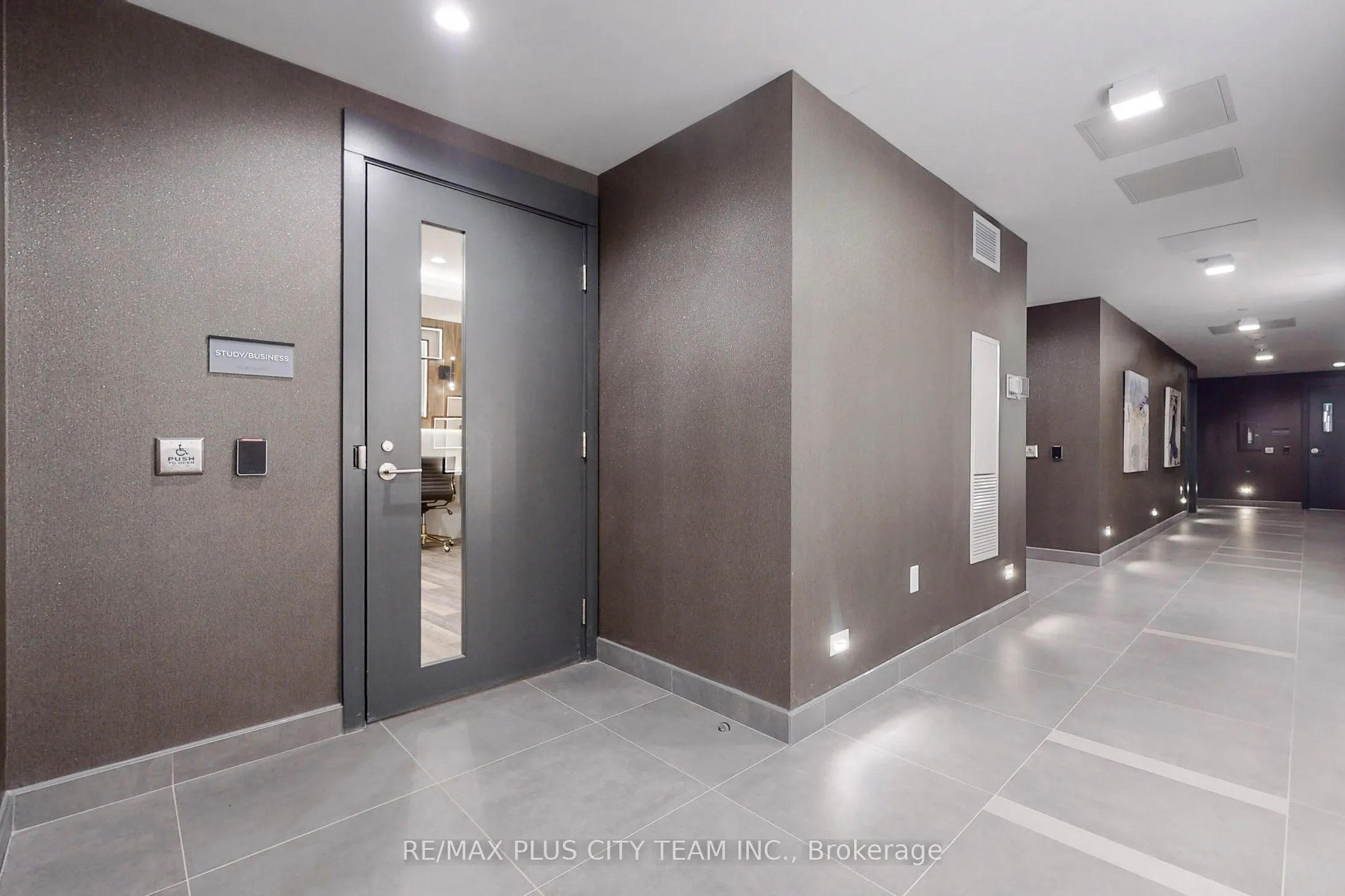 28 Freeland Street, #1902