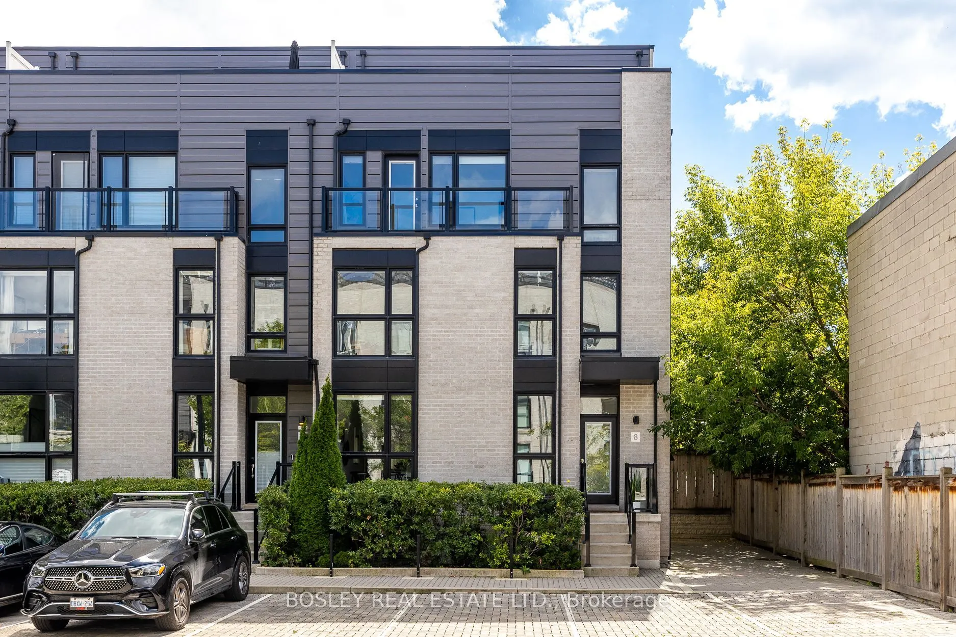 39 Florence Street, #TH8