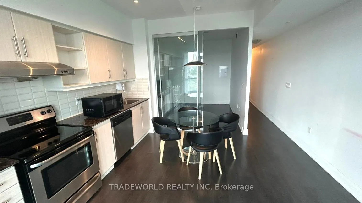 160 Vanderhoof Avenue, #511