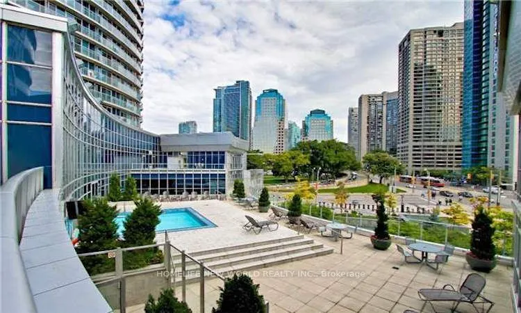 8 York Street, #1111