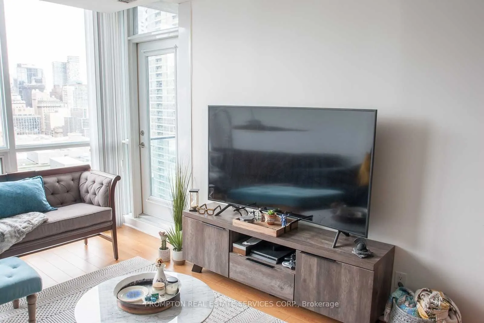 18 Harbour Street, #2103