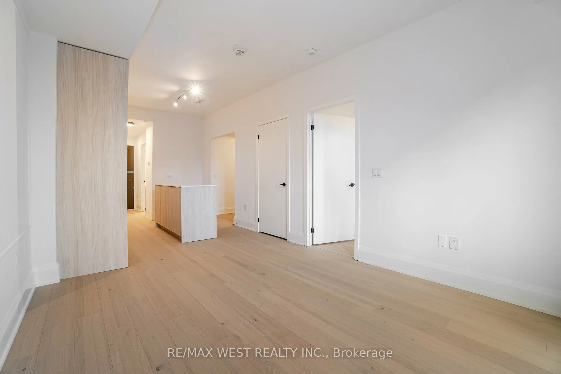 123 PORTLAND ST Street, #609