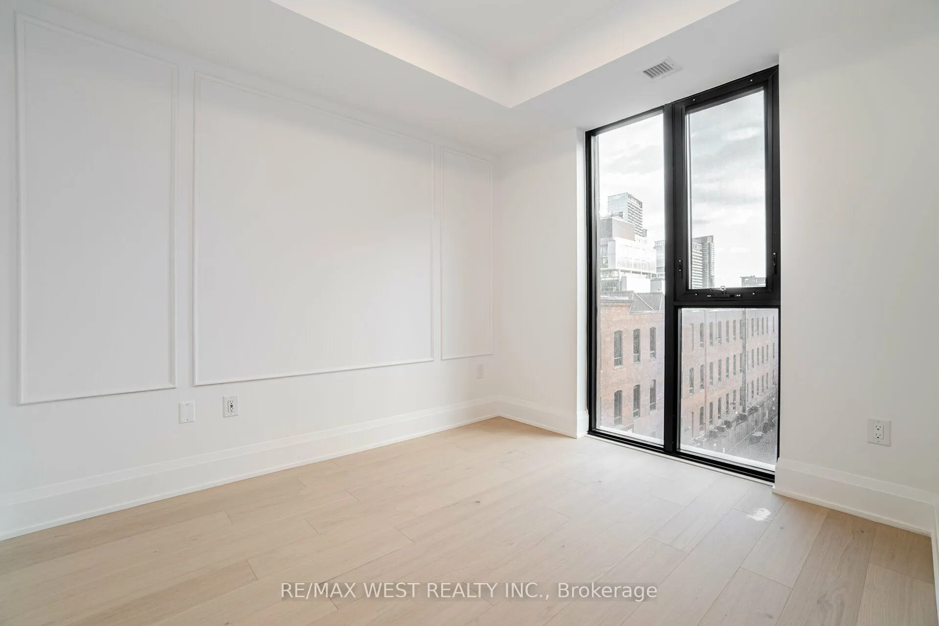 123 PORTLAND ST Street, #609