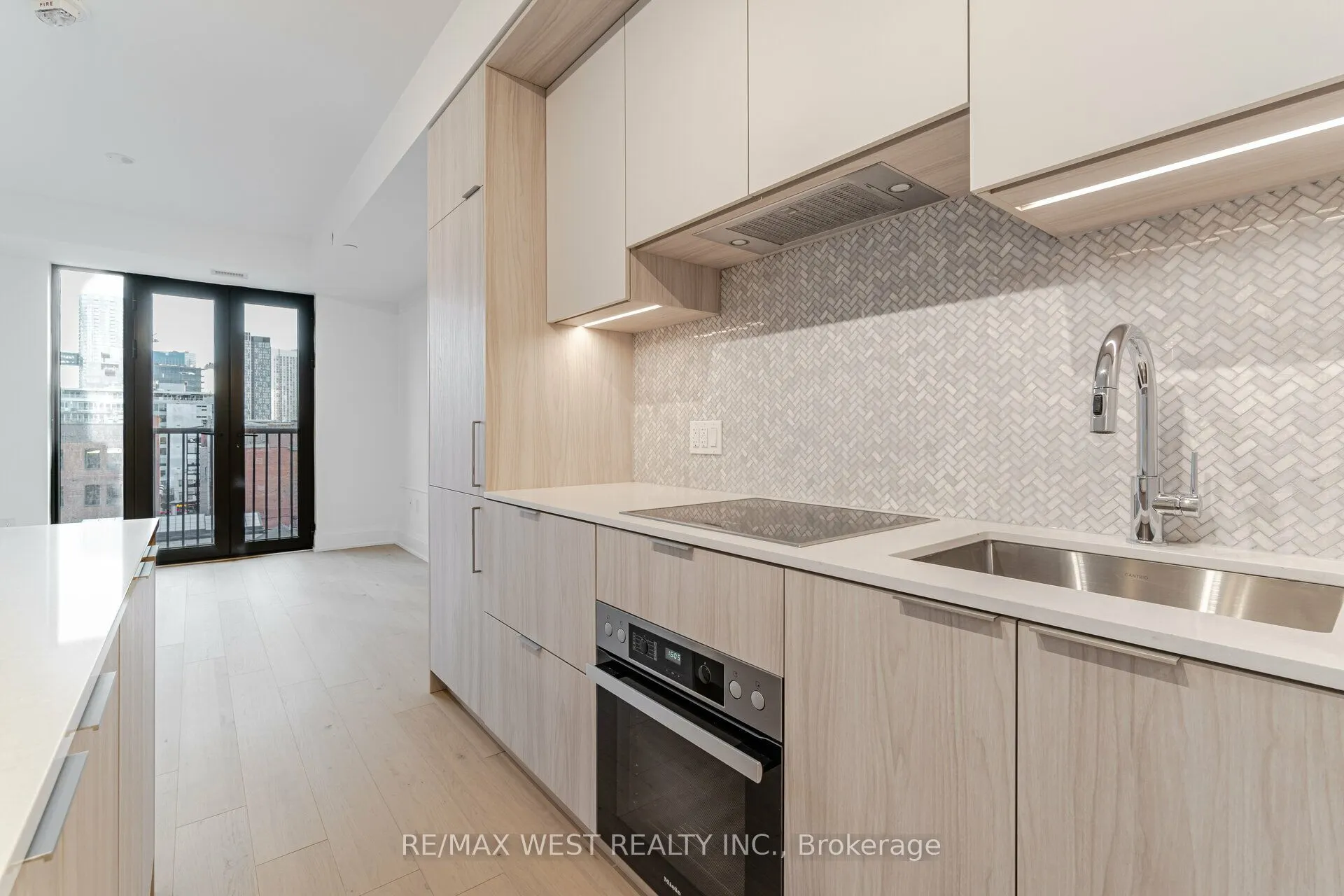 123 PORTLAND ST Street, #609