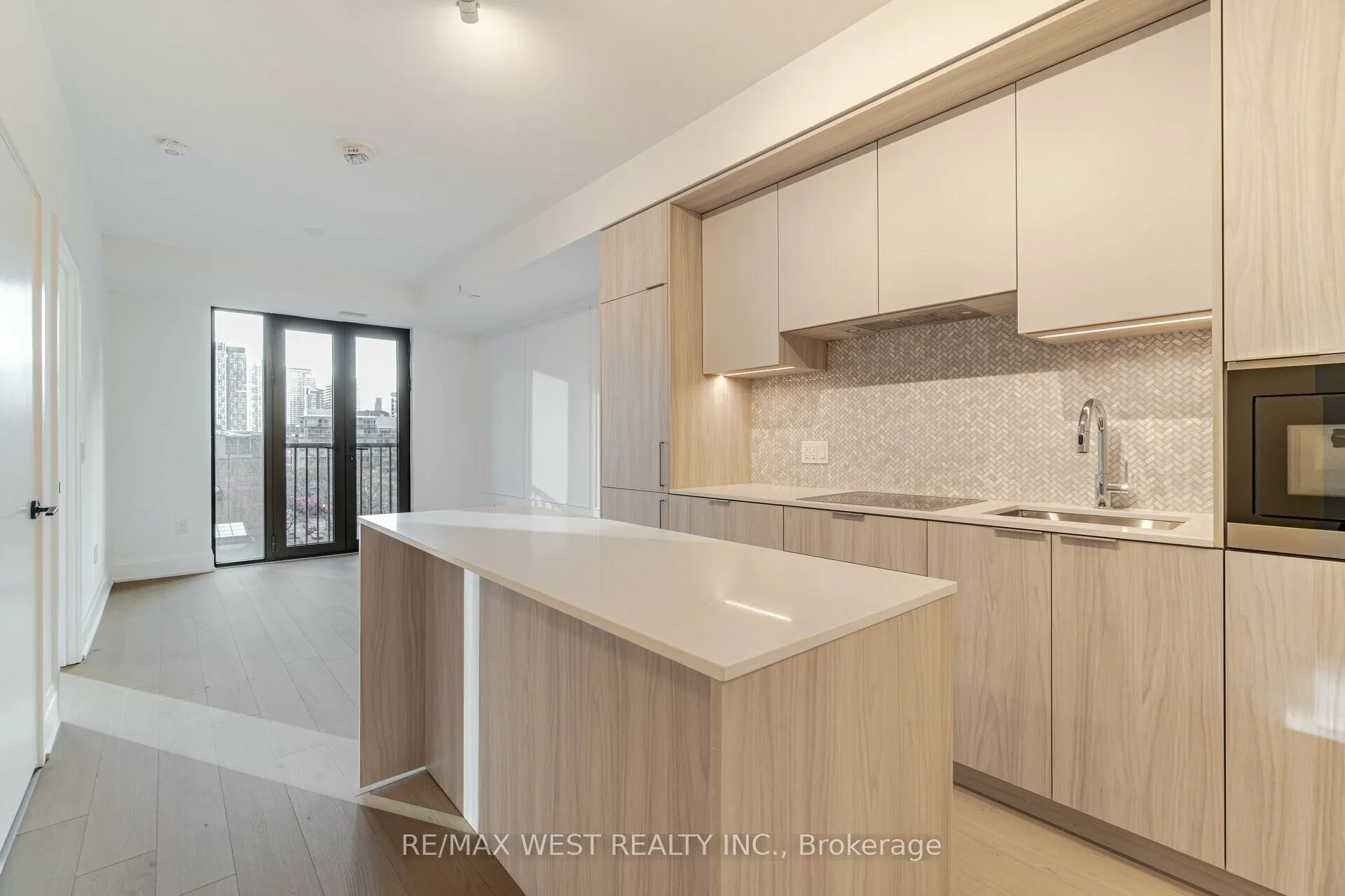 123 PORTLAND ST Street, #609